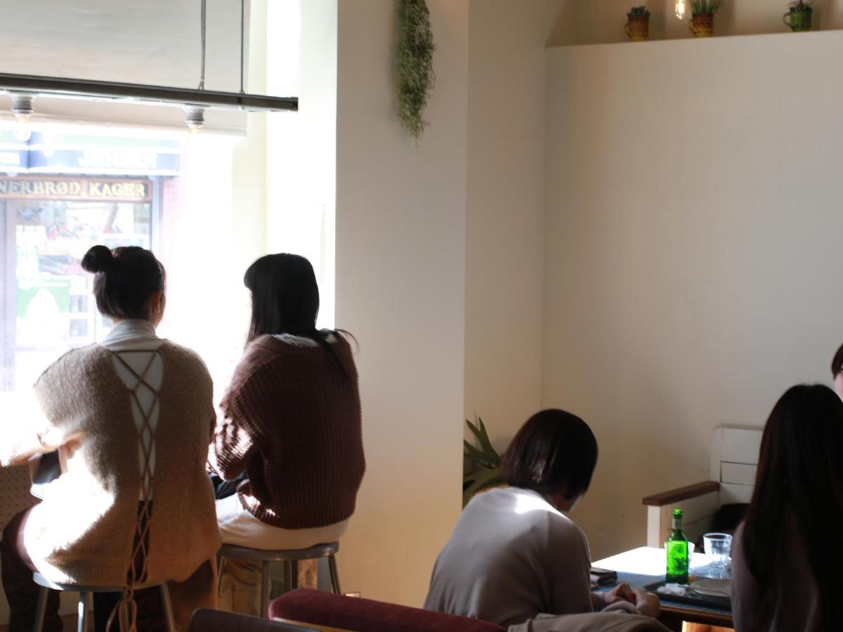 Almond Hostel & Cafe Shibuya Tokyo Esterno foto