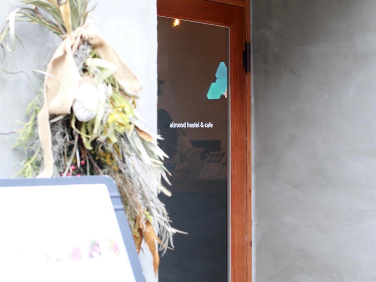 Almond Hostel & Cafe Shibuya Tokyo Esterno foto
